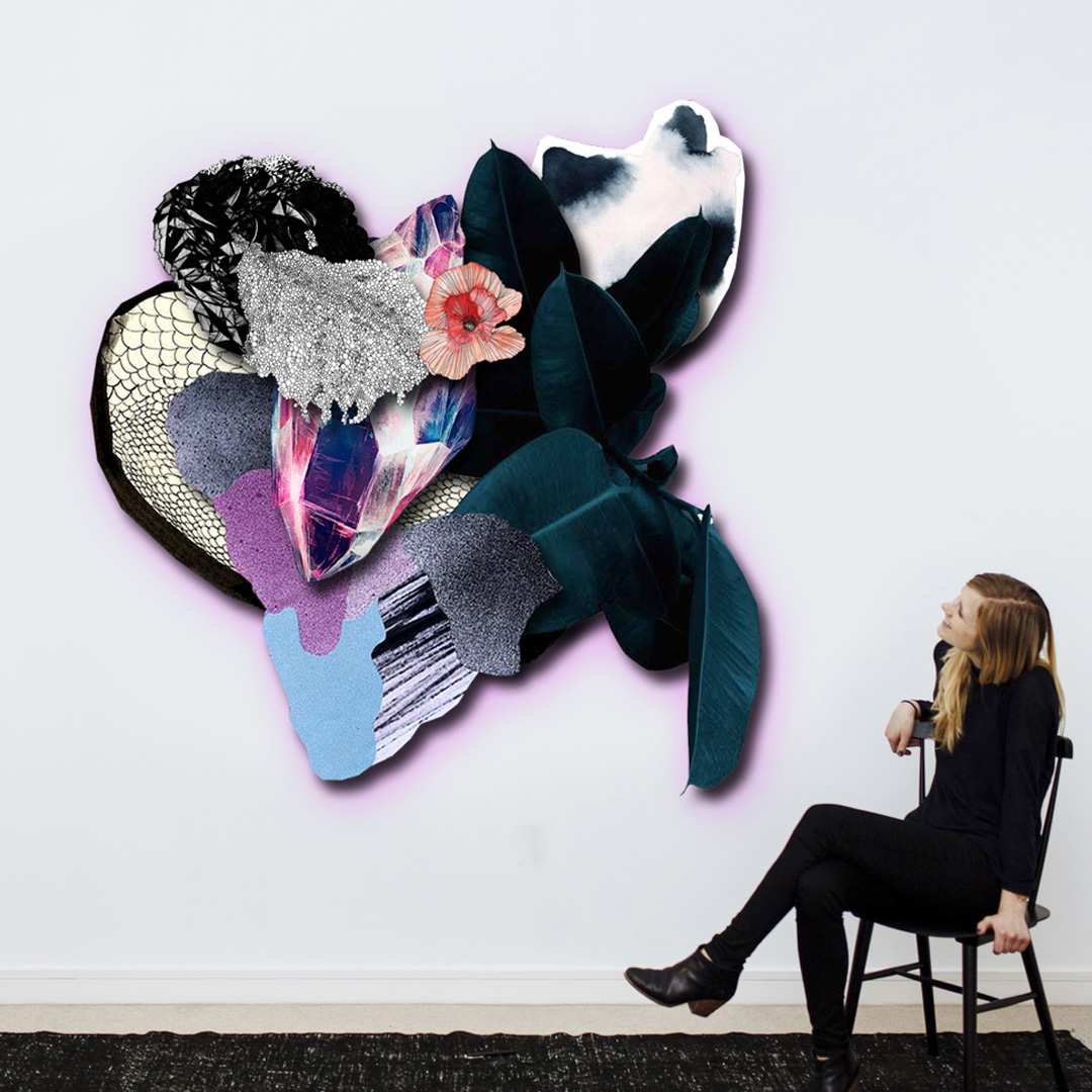 Stor collage på vegg av GEP – kunstinstallasjon i mixed media med neon og organiske former.